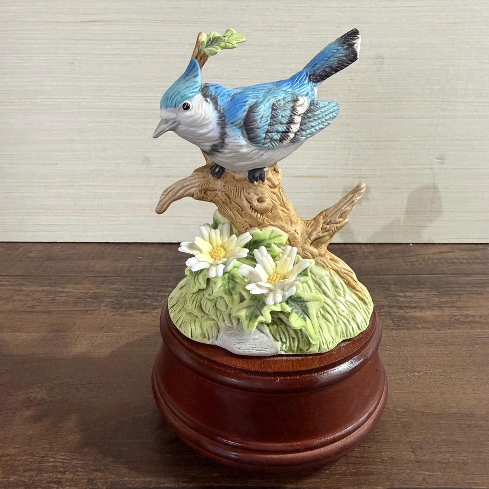 VTG San Francisco Music Box Blue Jay Bird Figurine Plays Edelweiss
